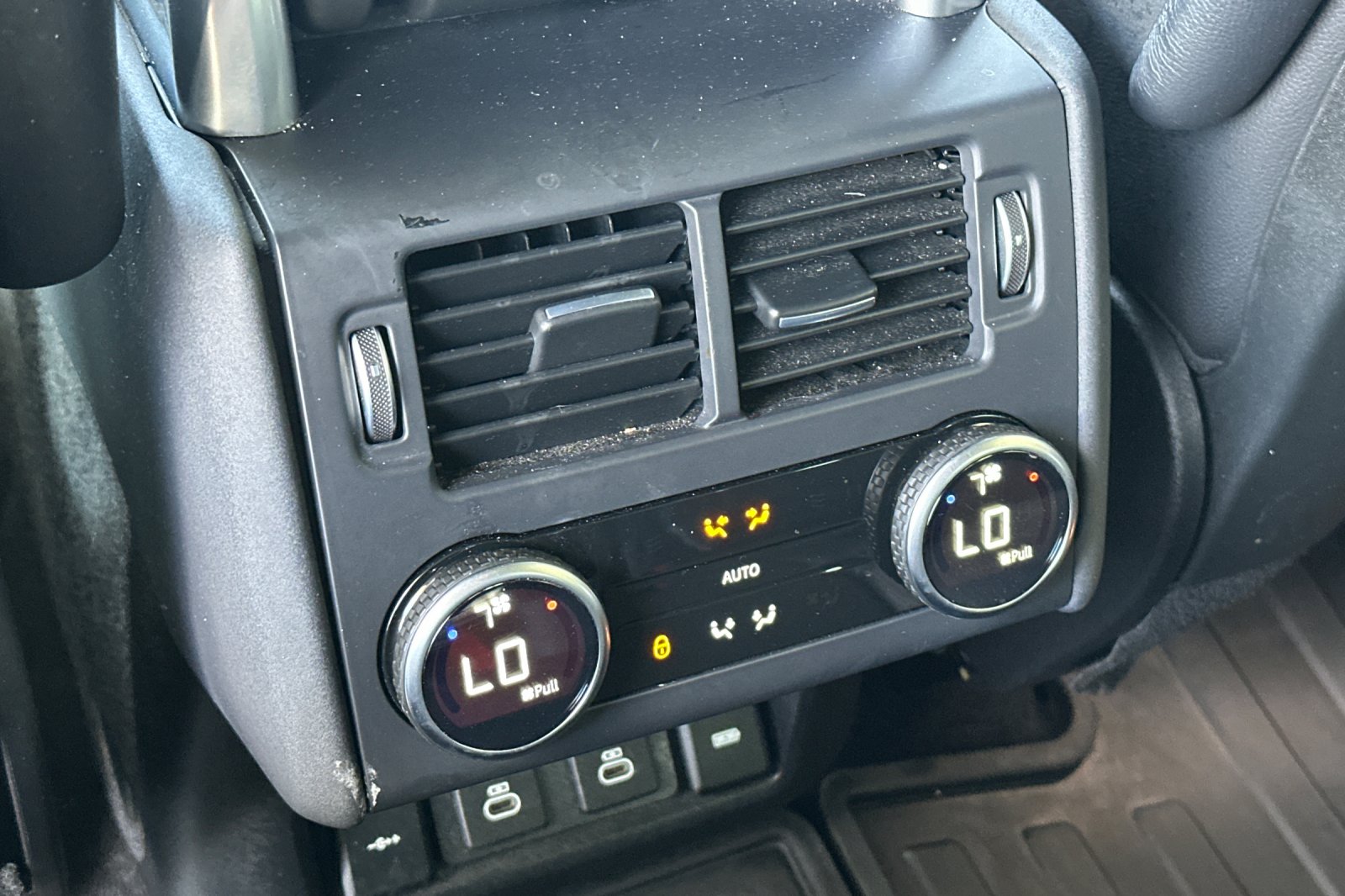 Used 2022  Land Rover S R-Dynamic image 15