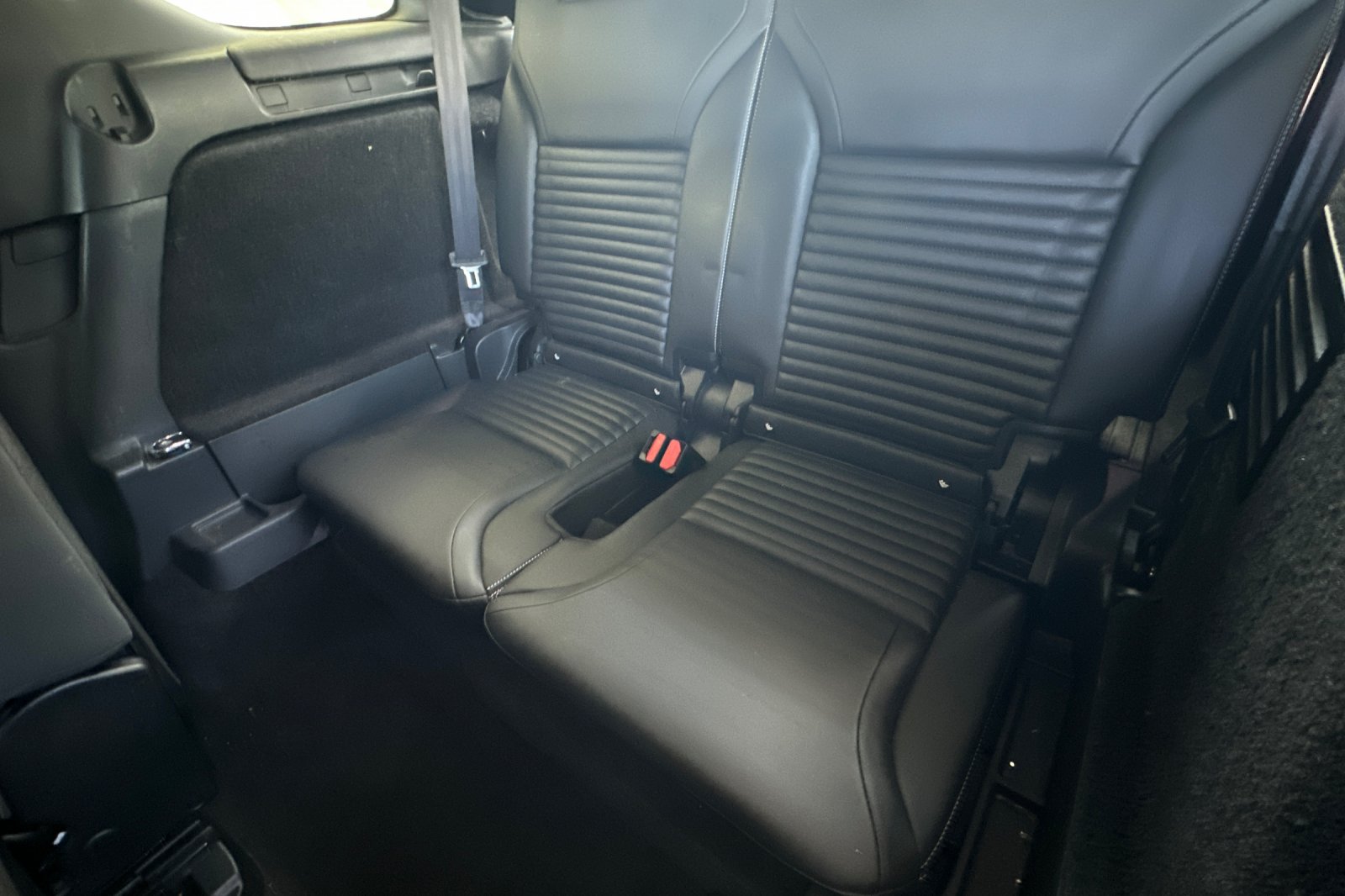 Used 2022  Land Rover S R-Dynamic image 18