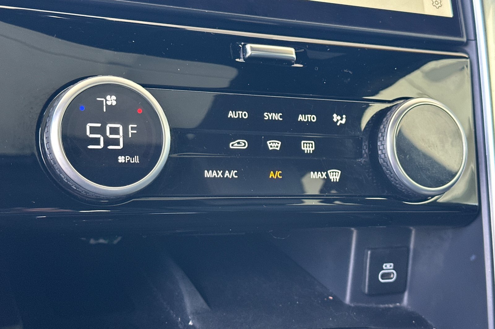 Used 2022  Land Rover S R-Dynamic image 27