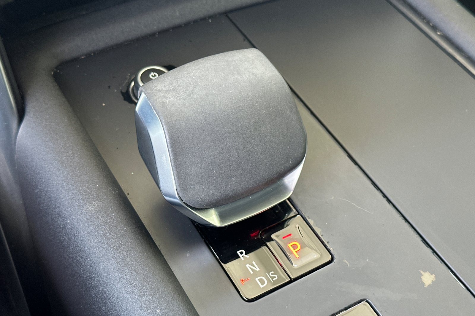 Used 2022  Land Rover S R-Dynamic image 28