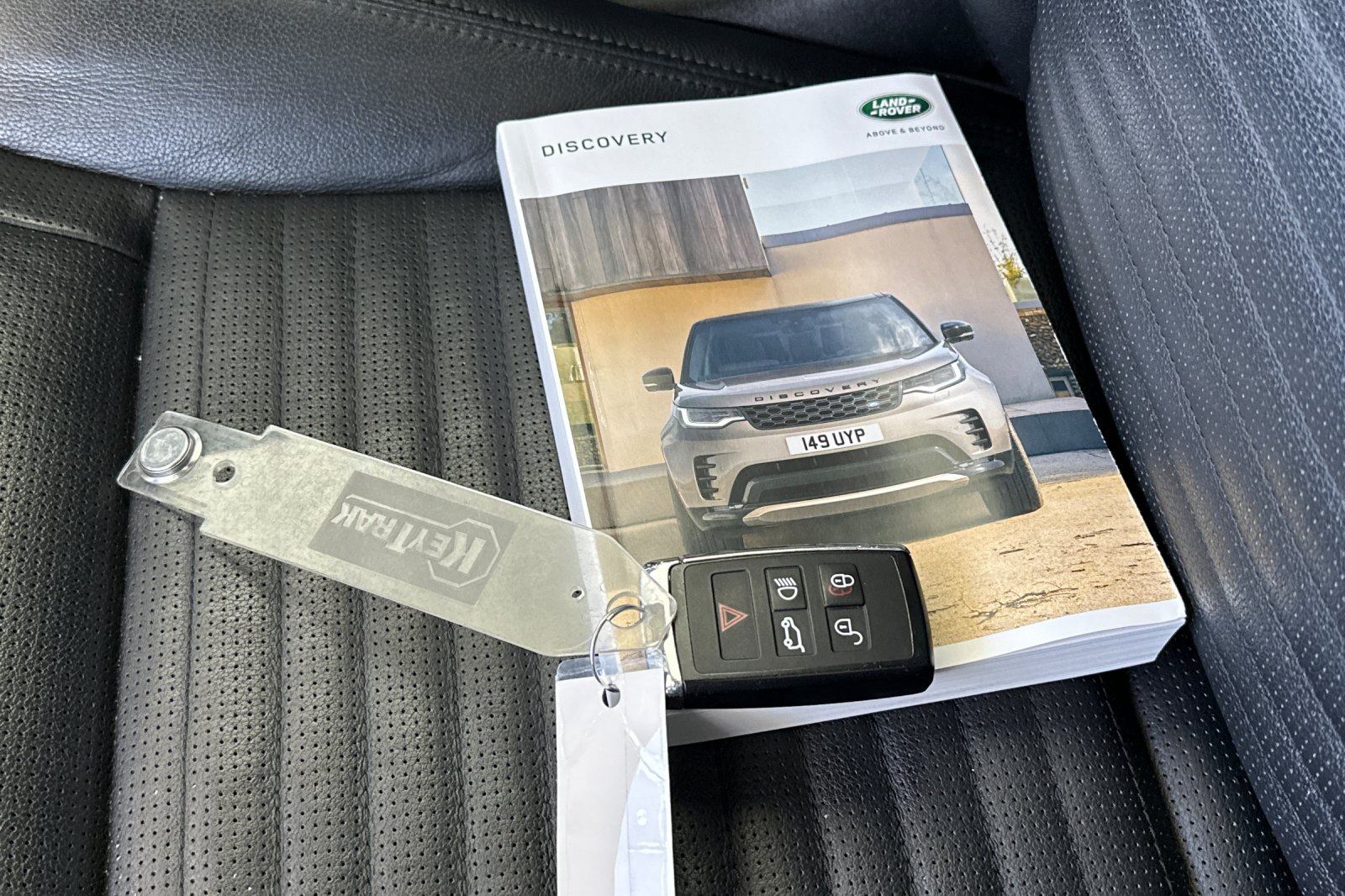 Used 2022  Land Rover S R-Dynamic image 10