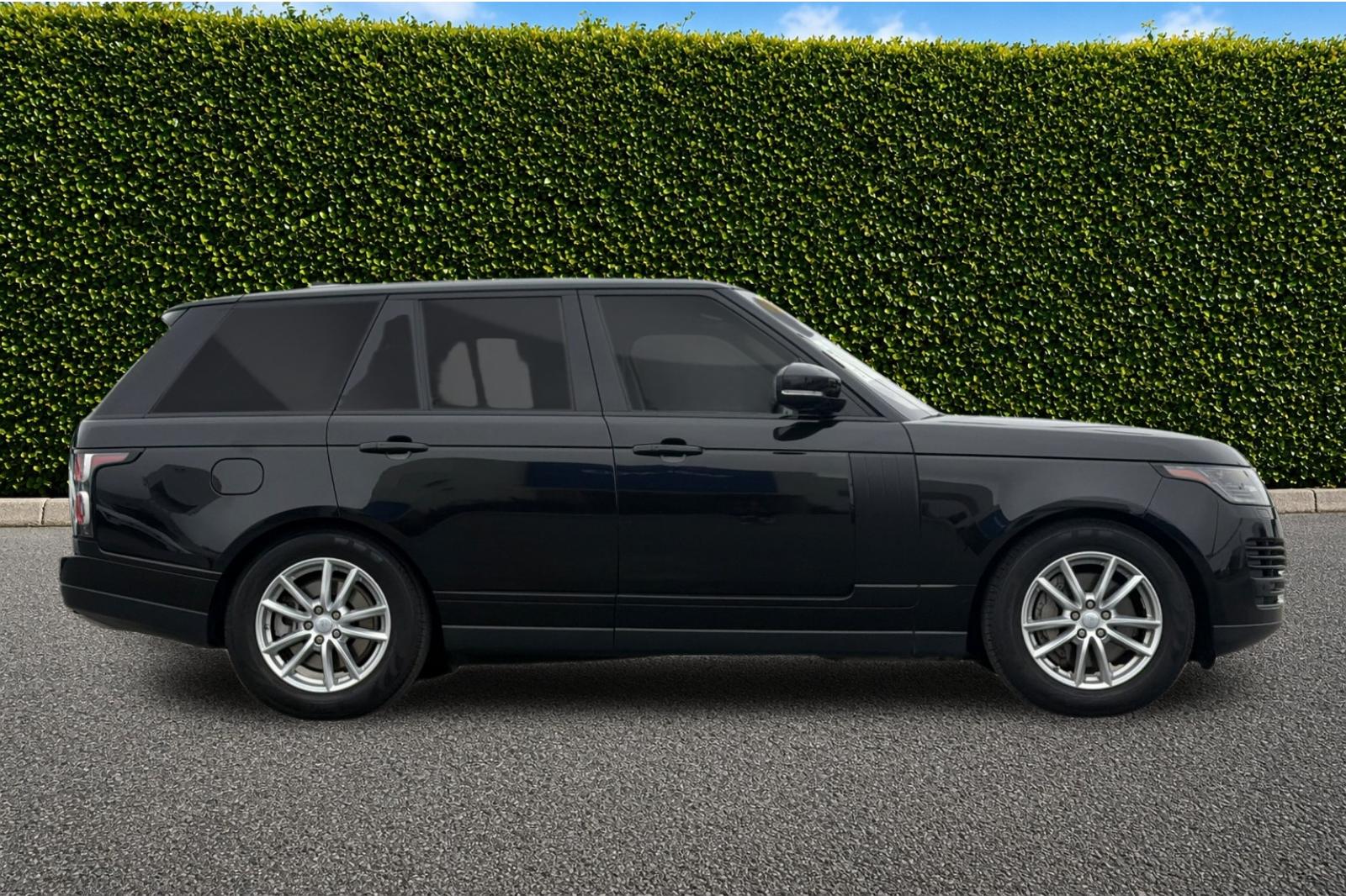 Used 2020  Land Rover SWB image 3