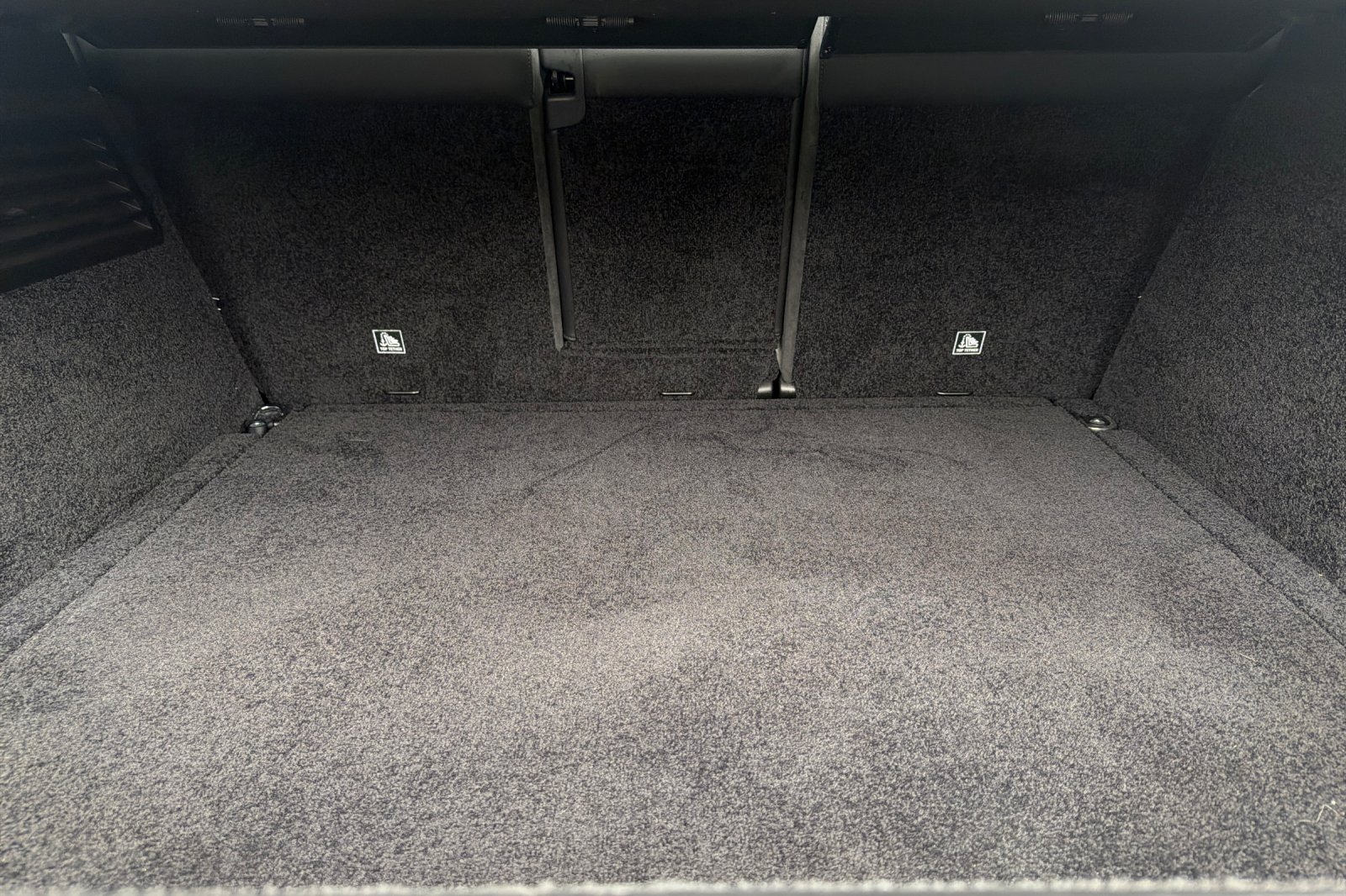 Used 2020  Land Rover SWB image 18