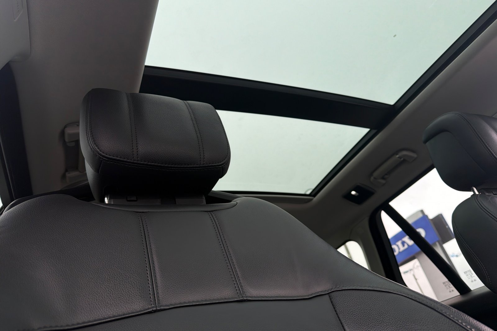 Used 2020  Land Rover SWB image 20