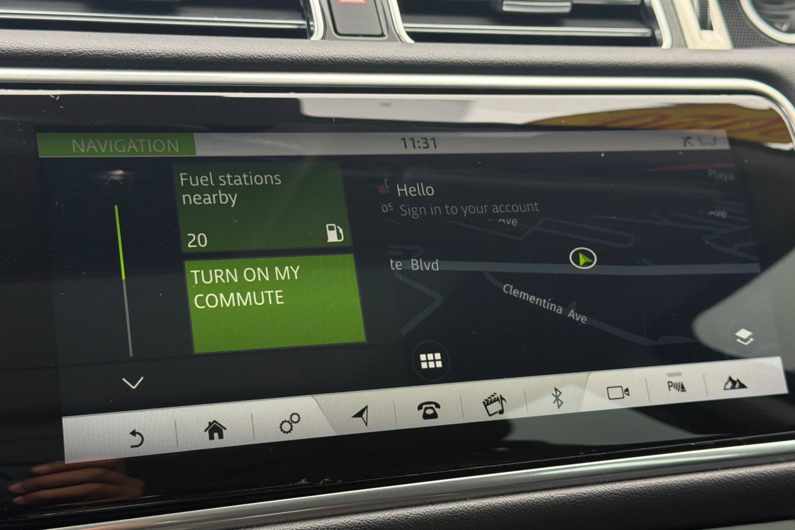 Used 2020  Land Rover SWB image 24