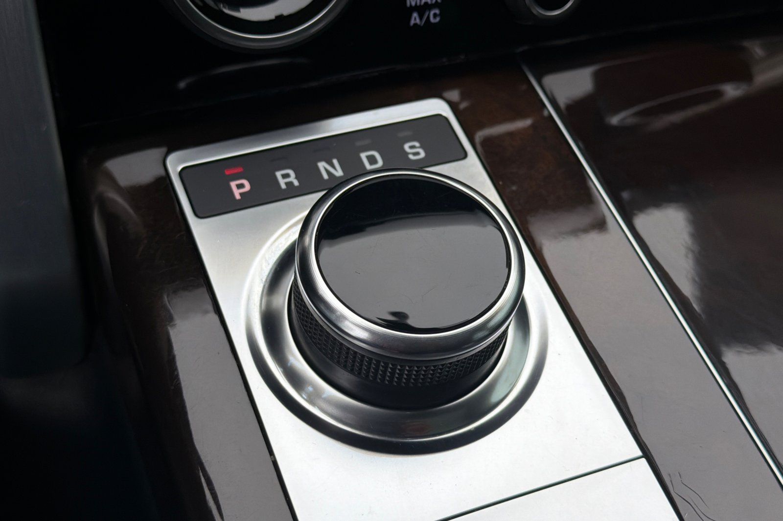 Used 2020  Land Rover SWB image 27