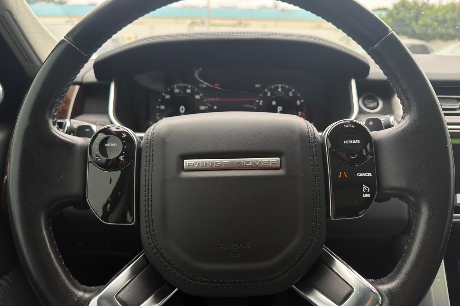 Used 2020  Land Rover SWB image 29