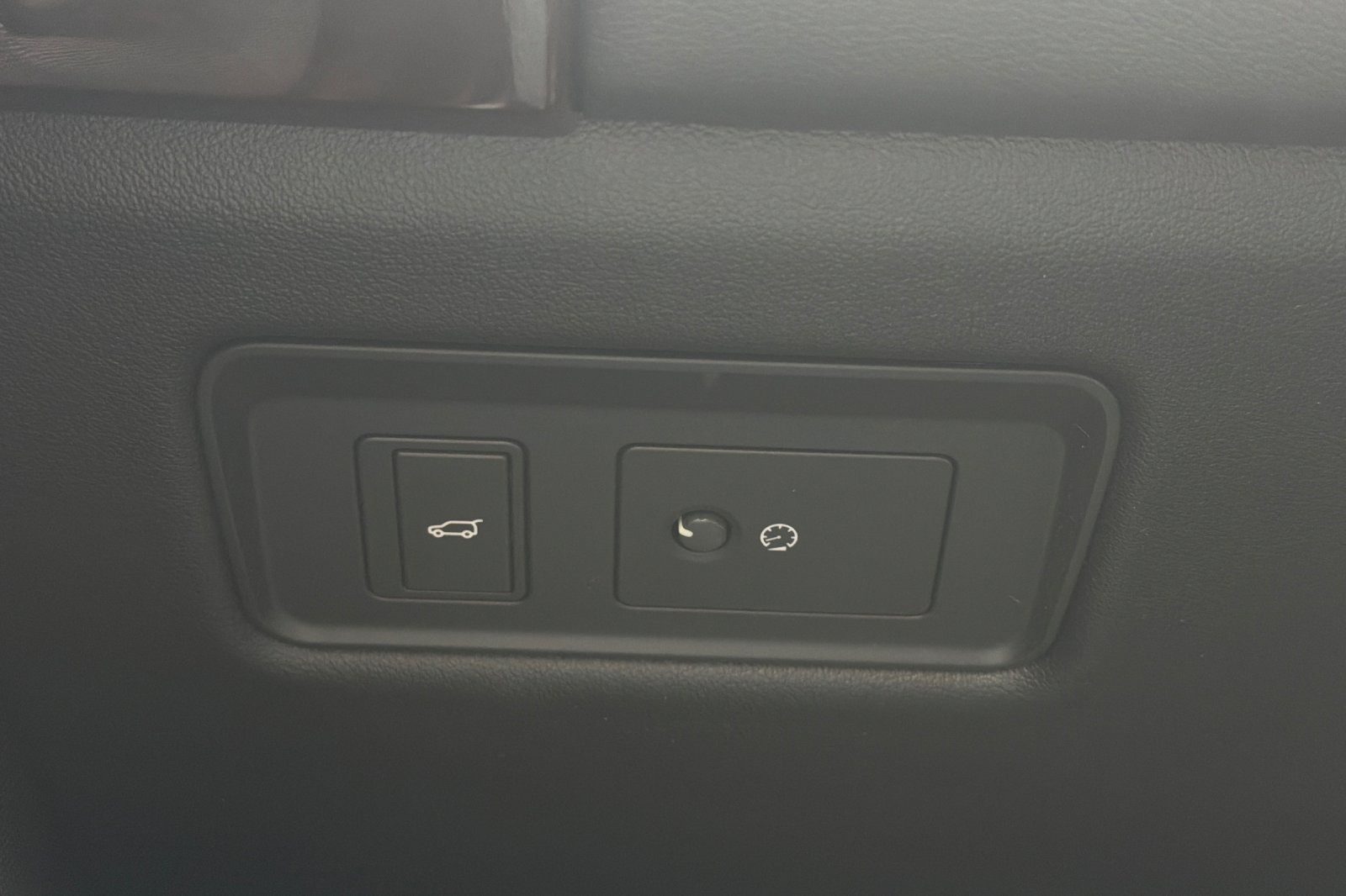Used 2020  Land Rover SWB image 34
