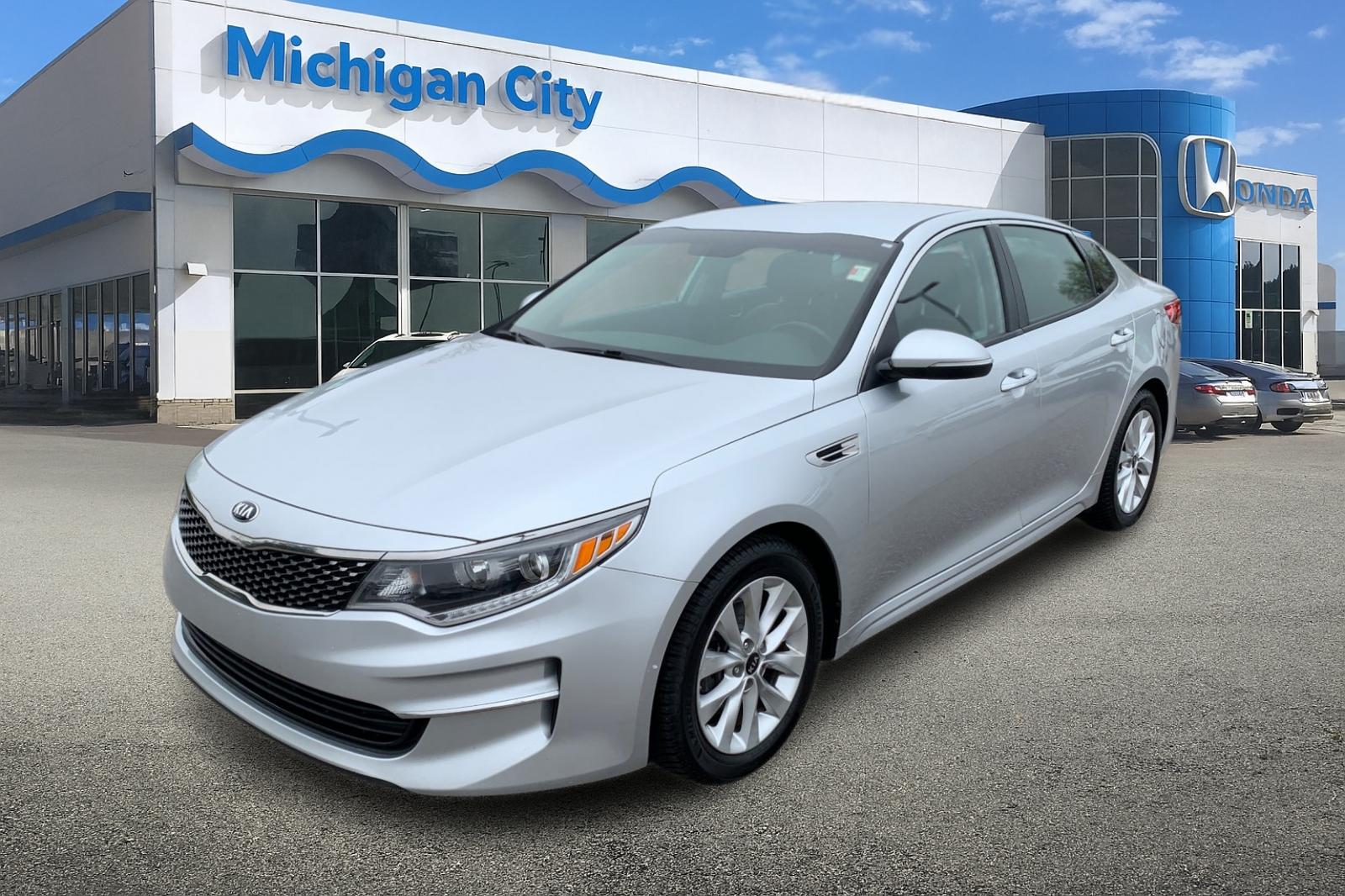 2018 Kia Optima EX AT's photo