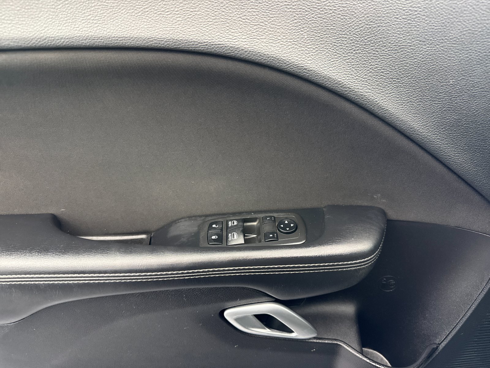 Used 2022 Green Dodge SXT image 10