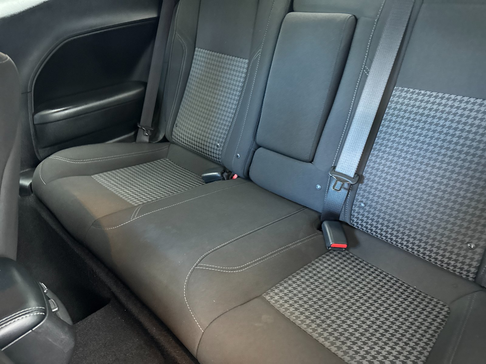 Used 2022 Green Dodge SXT image 11