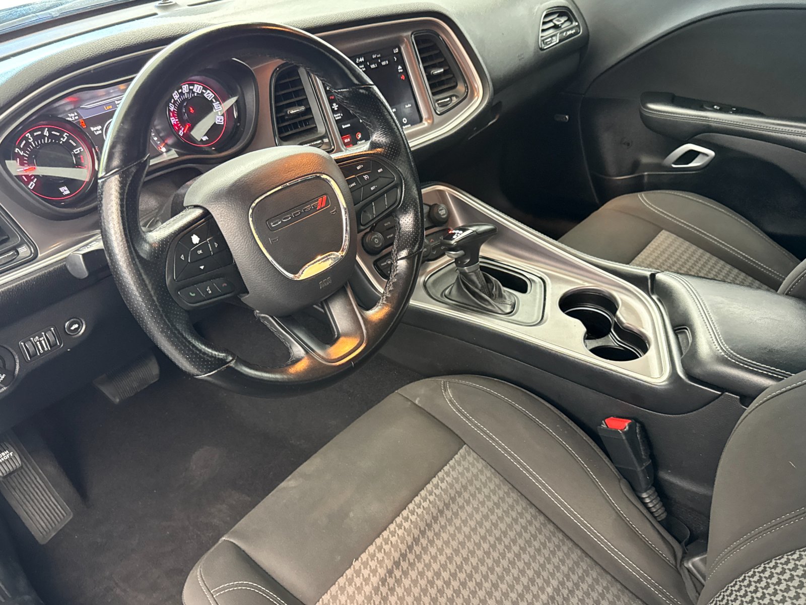 Used 2022 Green Dodge SXT image 12