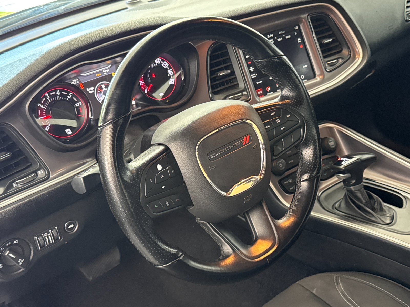 Used 2022 Green Dodge SXT image 13