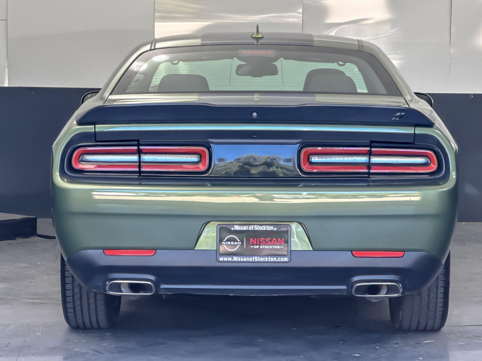 Used 2022 Green Dodge SXT image 4