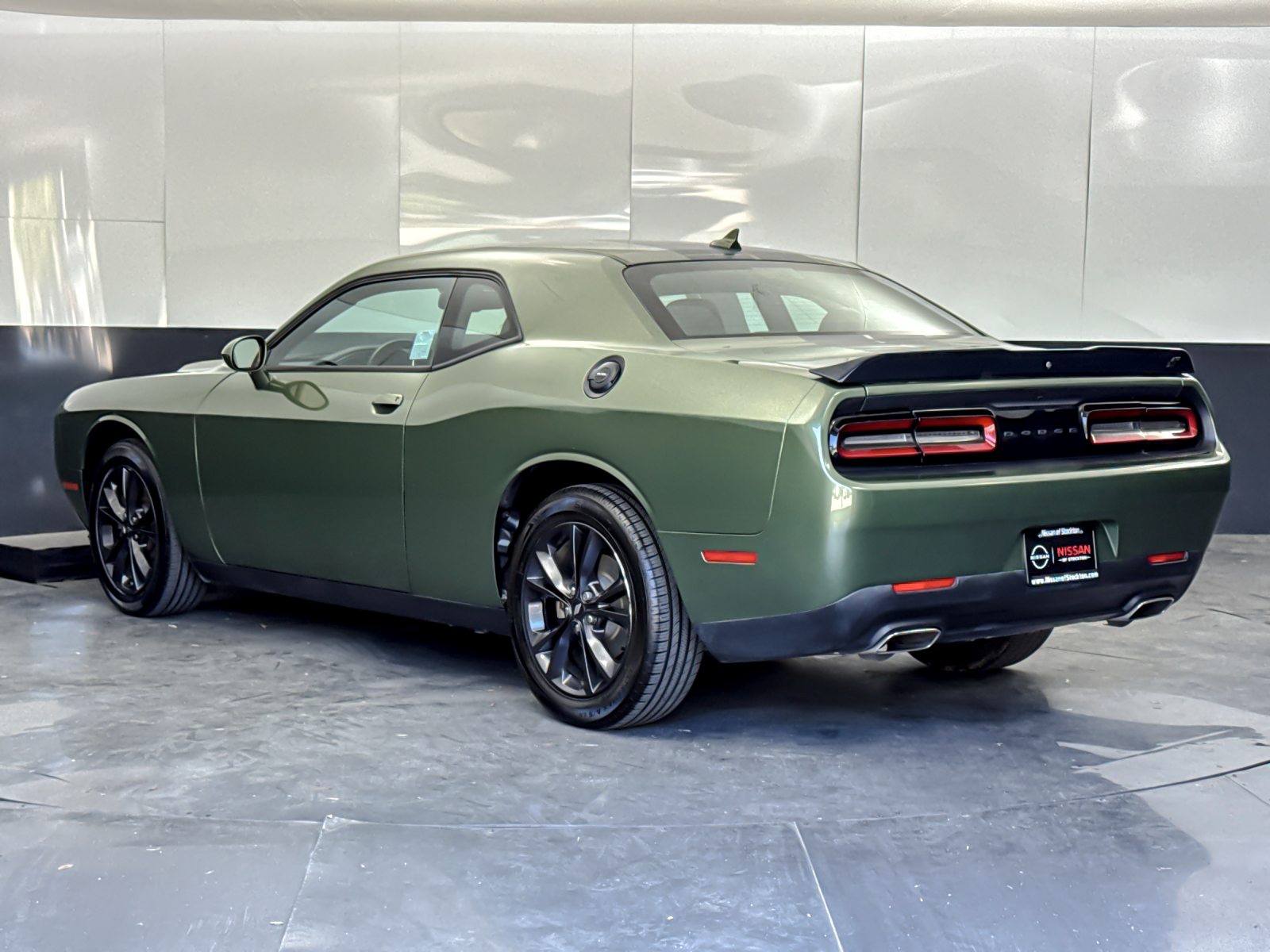 Used 2022 Green Dodge SXT image 5