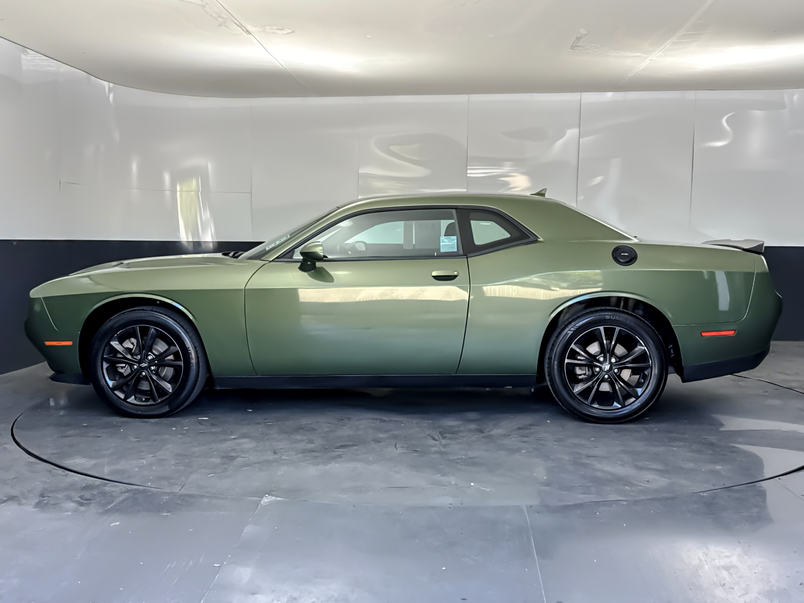 Used 2022 Green Dodge SXT image 6