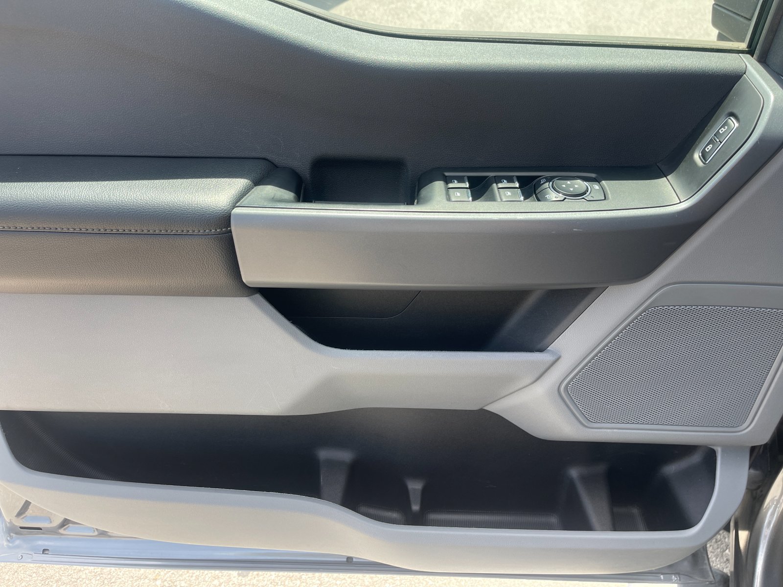 Used 2024 Gray Ford XL image 12