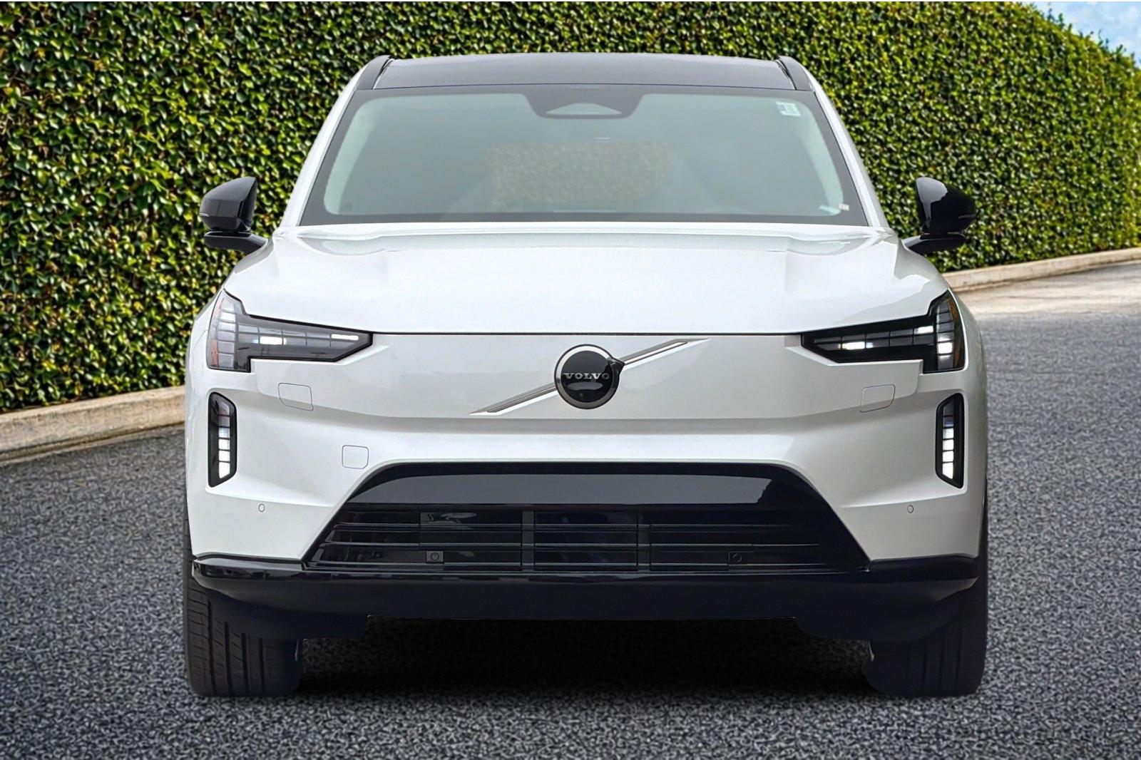 New 2026 Crystal White Volvo Ultra image 9