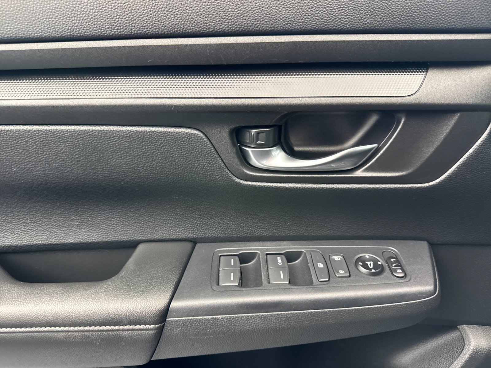 Used 2025  Honda LX image 10