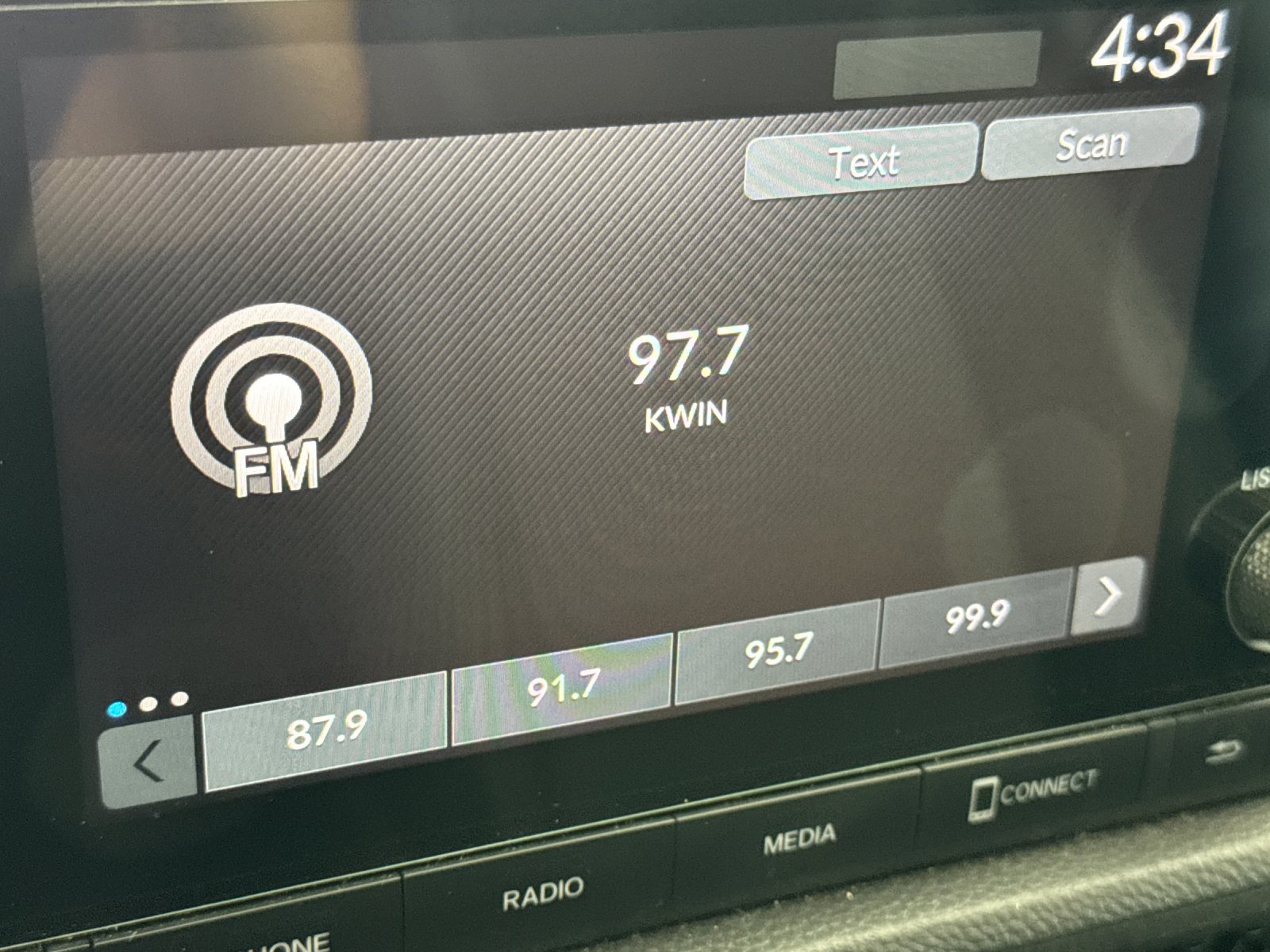 Used 2025  Honda LX image 17