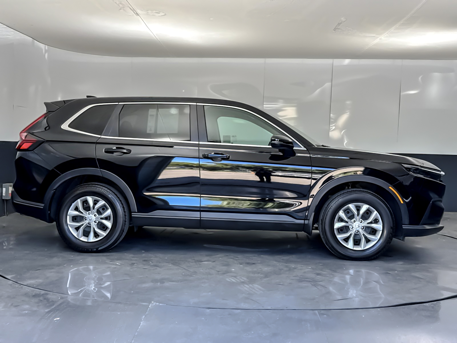 Used 2025  Honda LX image 2