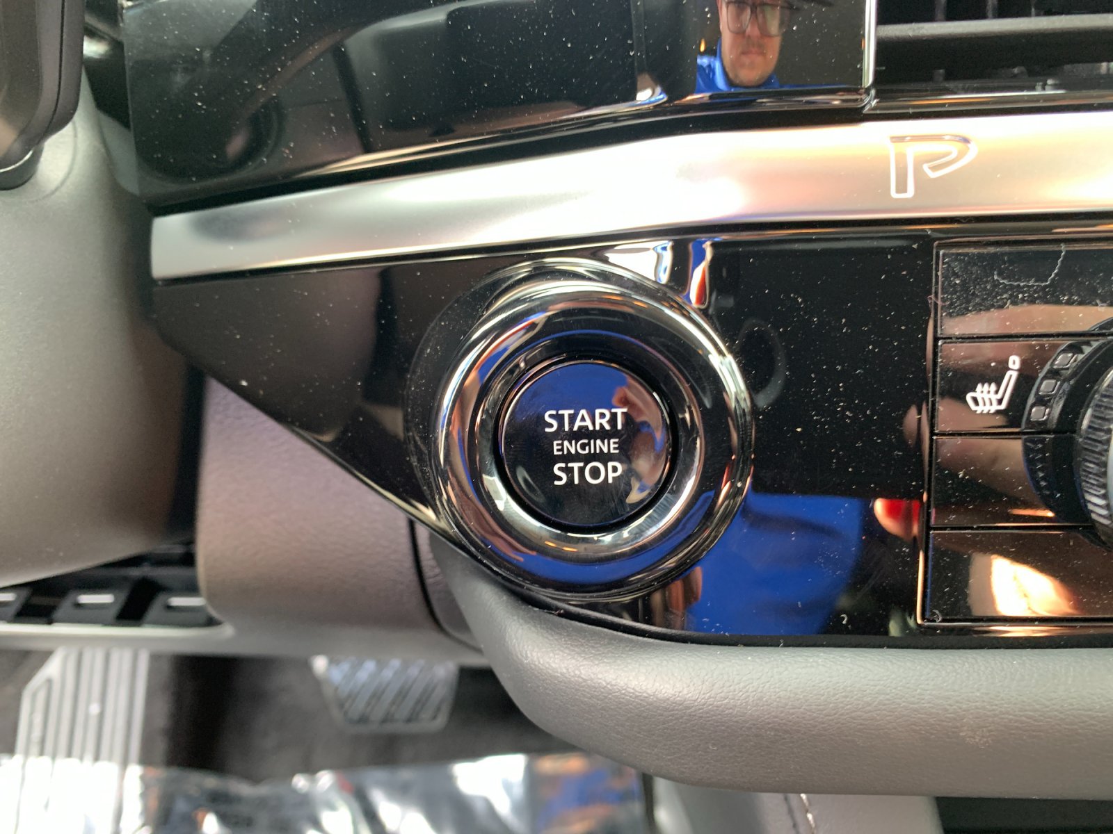 New 2026 Deep Ocean Blue Pearl Nissan SV image 25