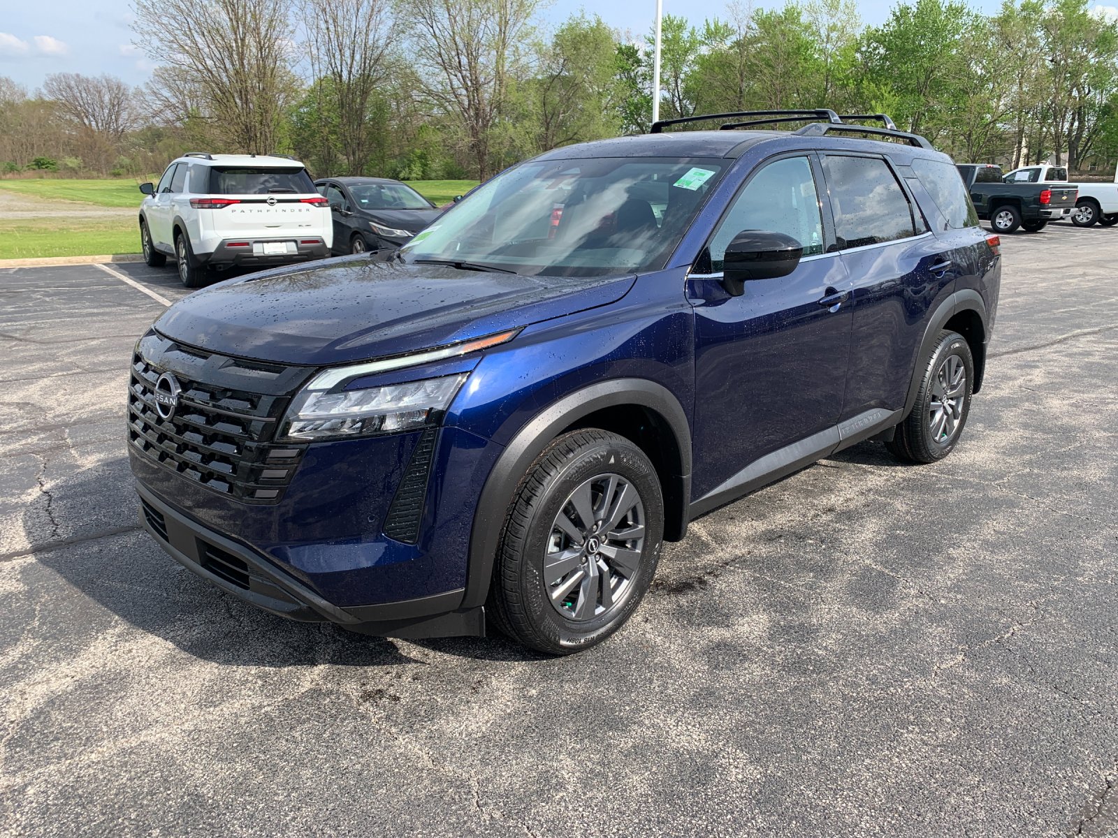 2026 Nissan Pathfinder SV 4WD's photo