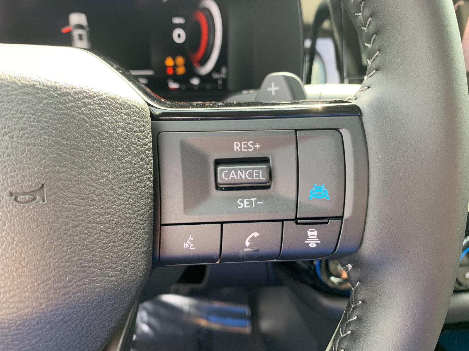 New 2026 Everest White Pearl TriCoat Nissan Platinum image 28