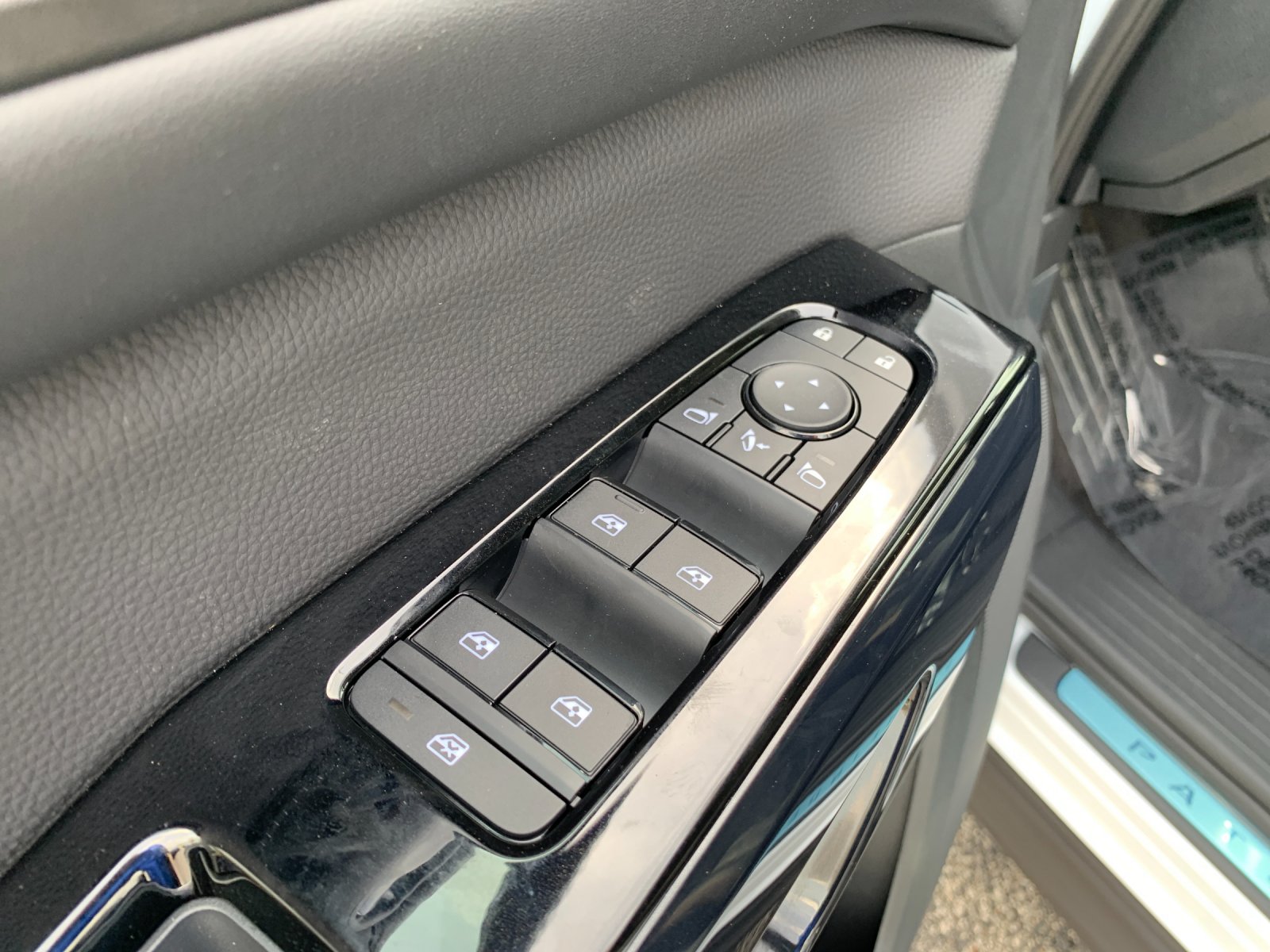 New 2026 Everest White Pearl TriCoat Nissan Platinum image 12