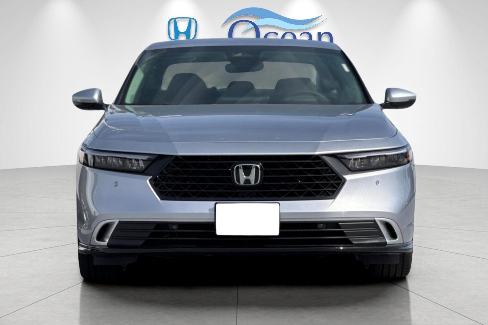 New 2026 Solar Silver Metallic Honda Touring image 8