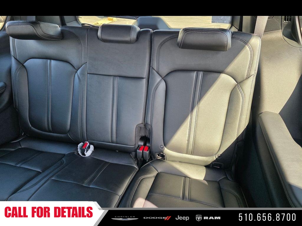 New 2026 Bright White Clearcoat Jeep Summit Obsidian image 11