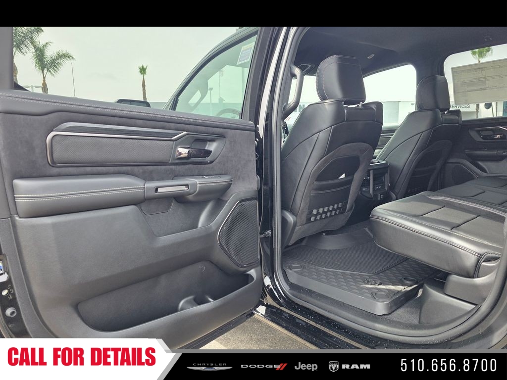 New 2026 Diamond Black Crystal Pearl-Coat Exterior Paint RAM RHO image 10