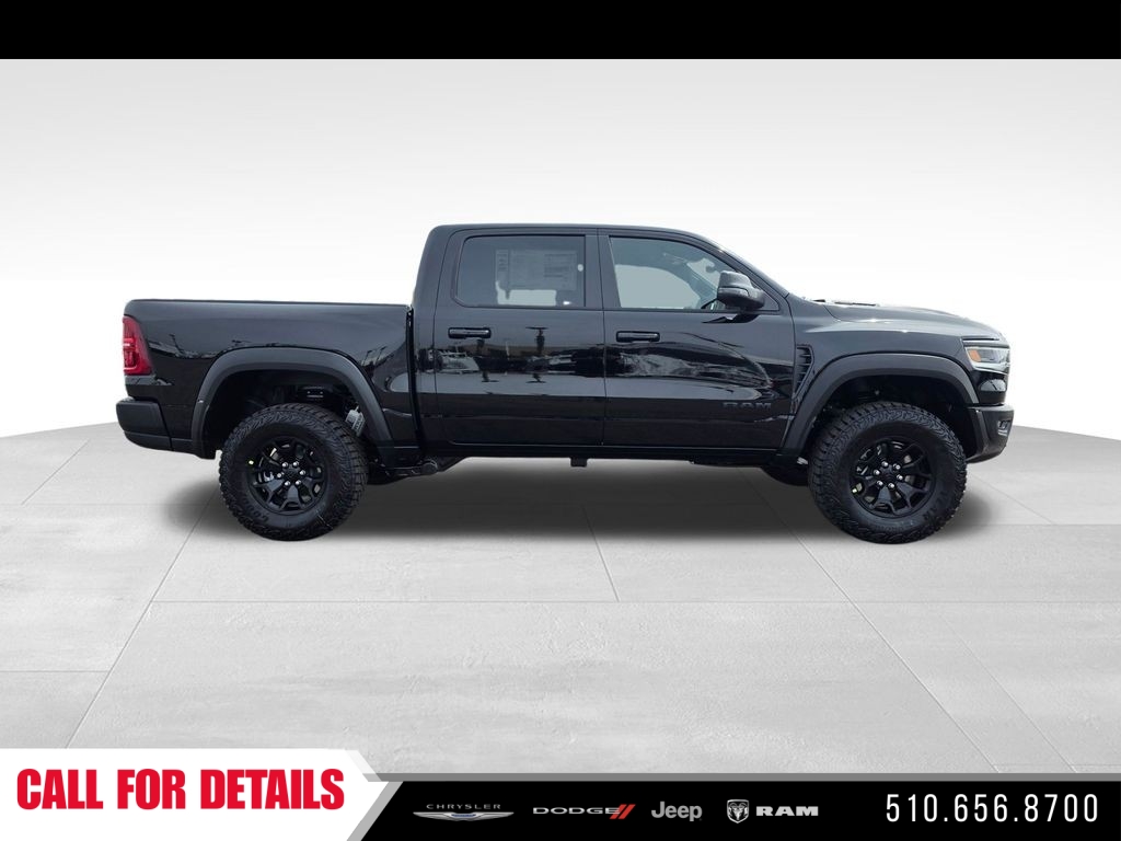 New 2026 Diamond Black Crystal Pearl-Coat Exterior Paint RAM RHO image 4