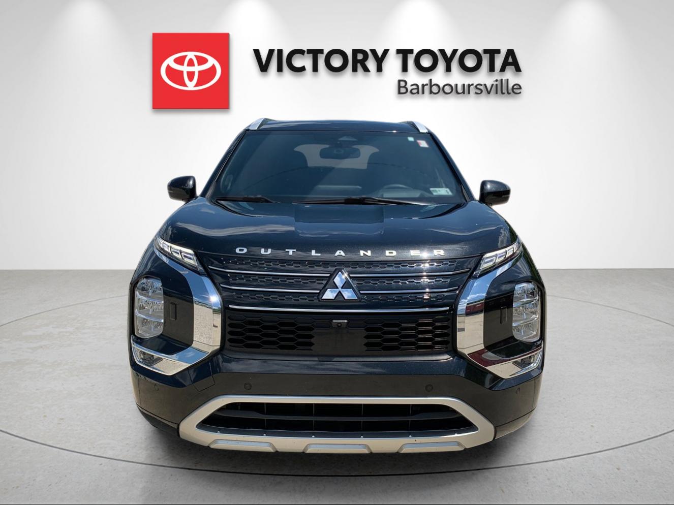 Used 2022 Black Mitsubishi SEL image 8