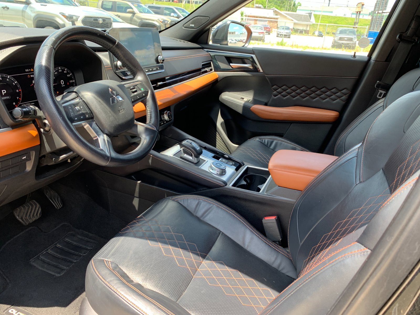 Used 2022 Black Mitsubishi SEL image 11
