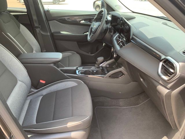 Used 2025 Black Chevrolet LT image 31