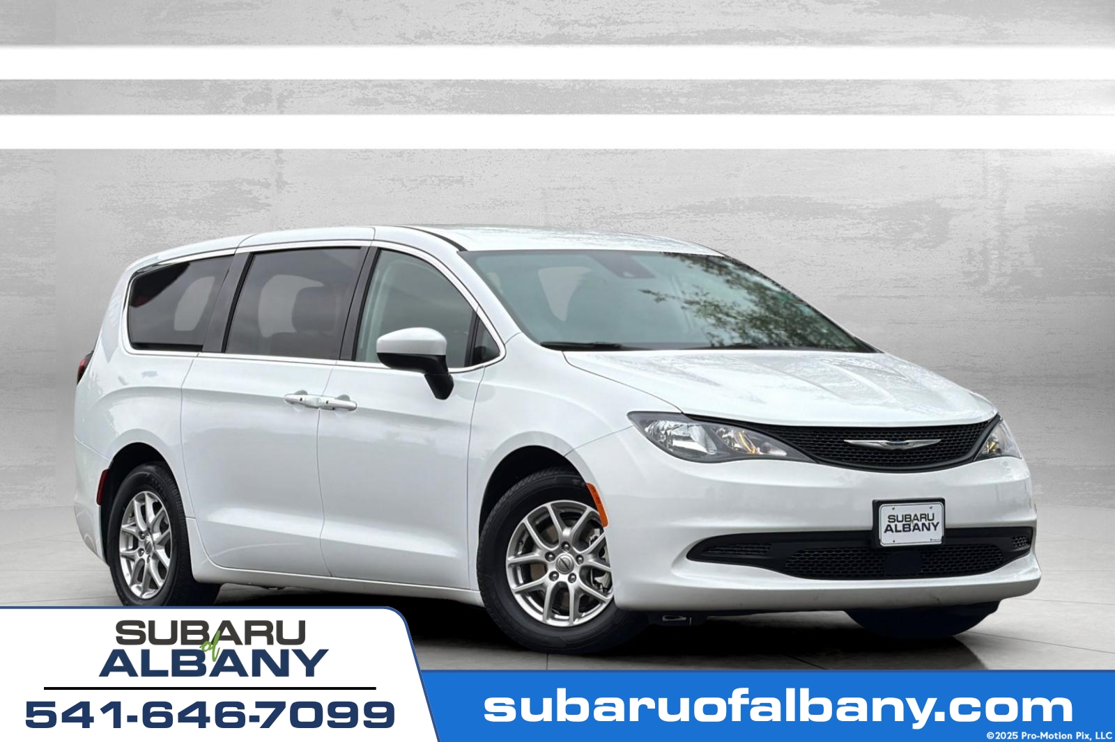 2023 Chrysler Voyager LX's photo