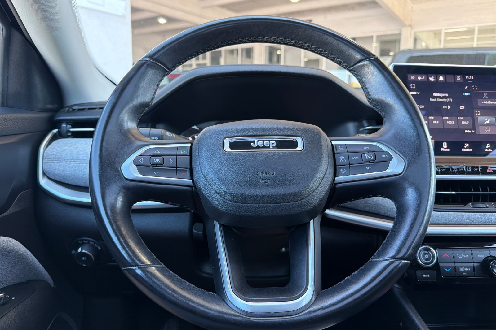 Used 2022 Black Jeep Latitude Lux image 22