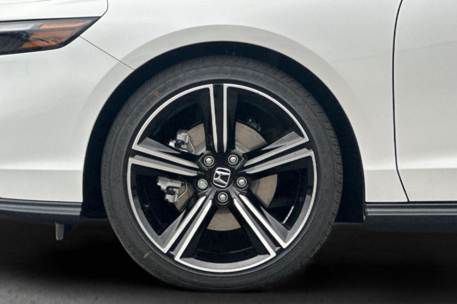 New 2026 Platinum White Pearl Honda Sport image 30