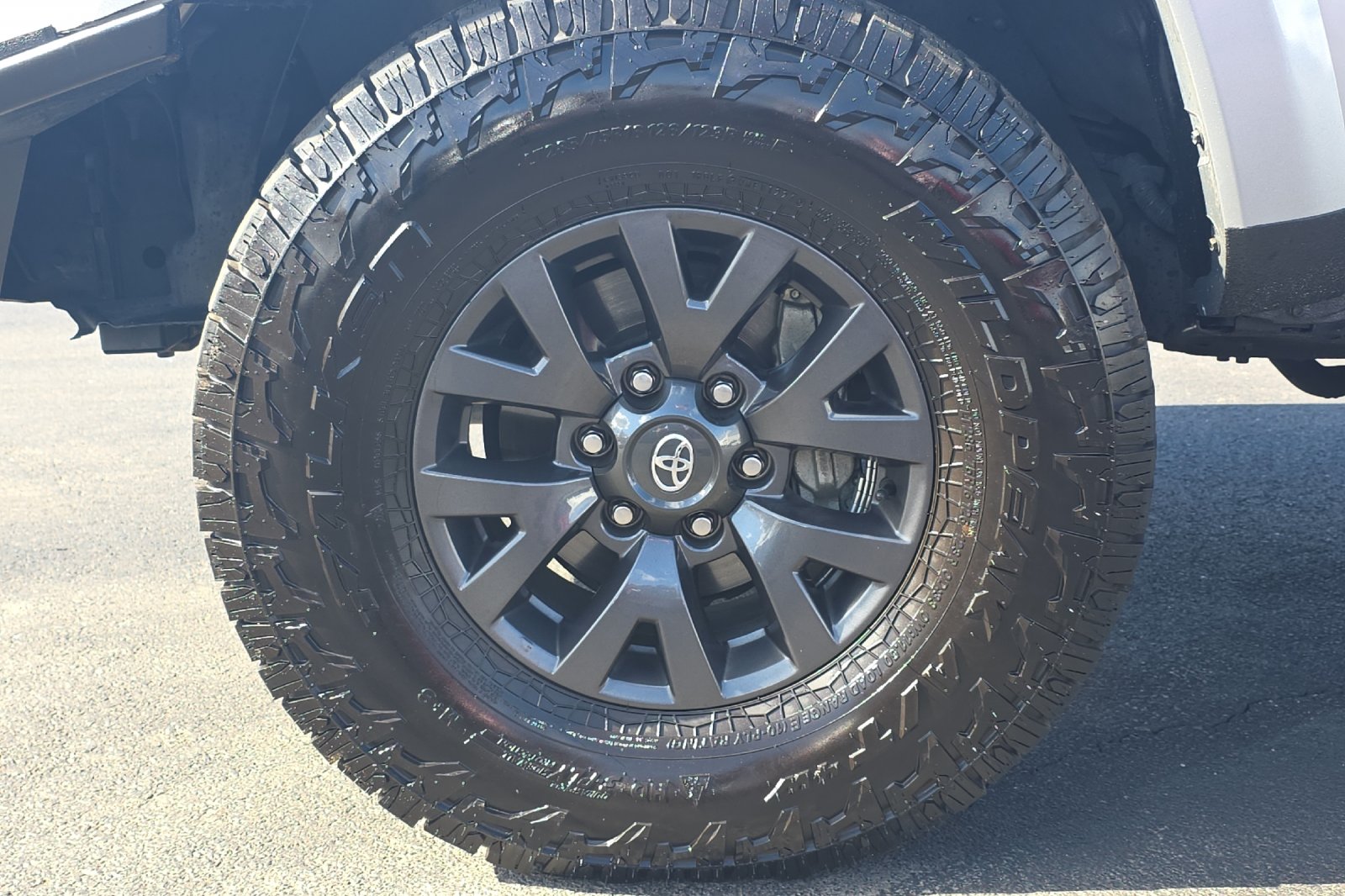 Used 2022 Celestial Silver Metallic Toyota SR5 image 23