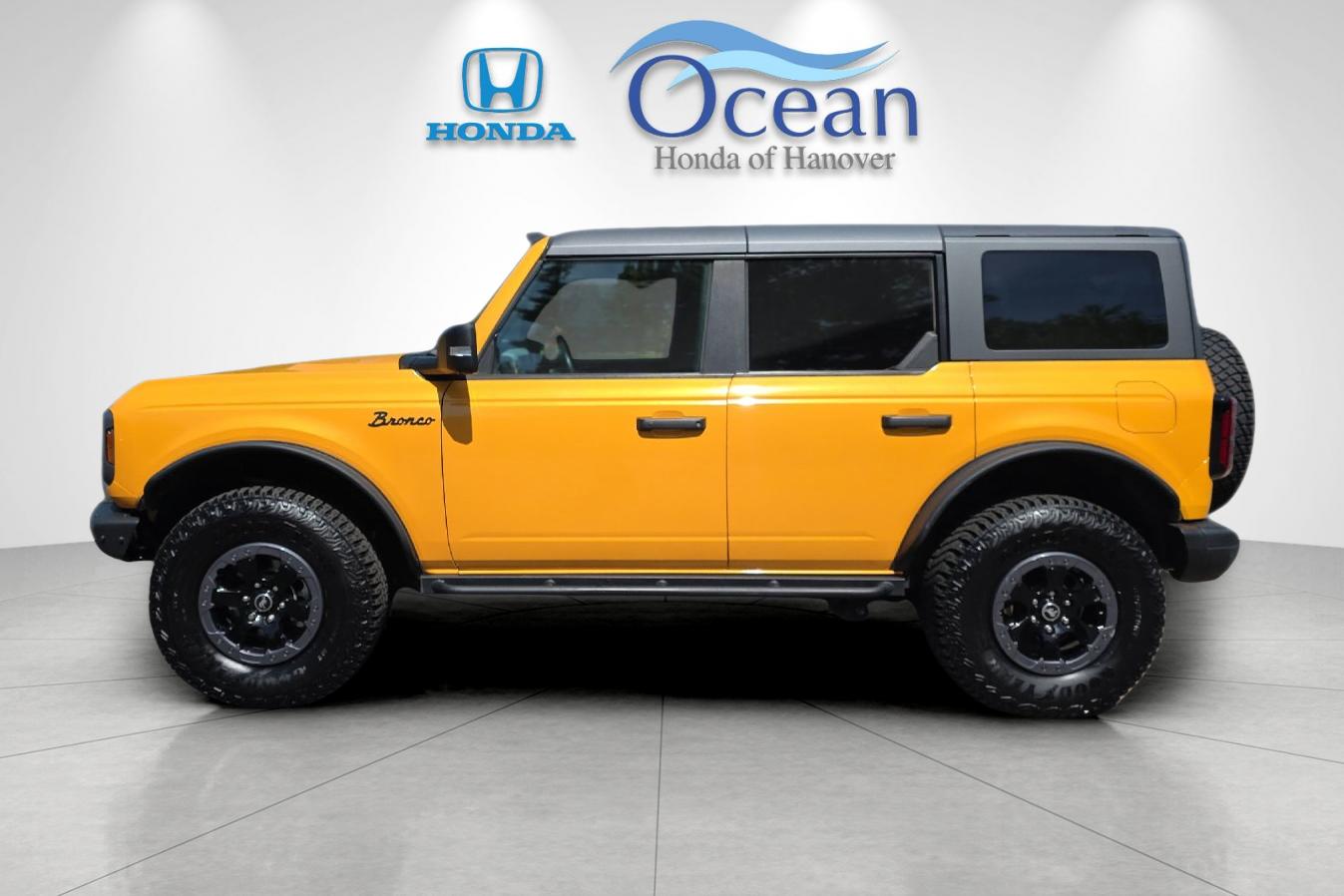 Used 2021 Cyber Orange Metallic Tricoat Ford Badlands image 6