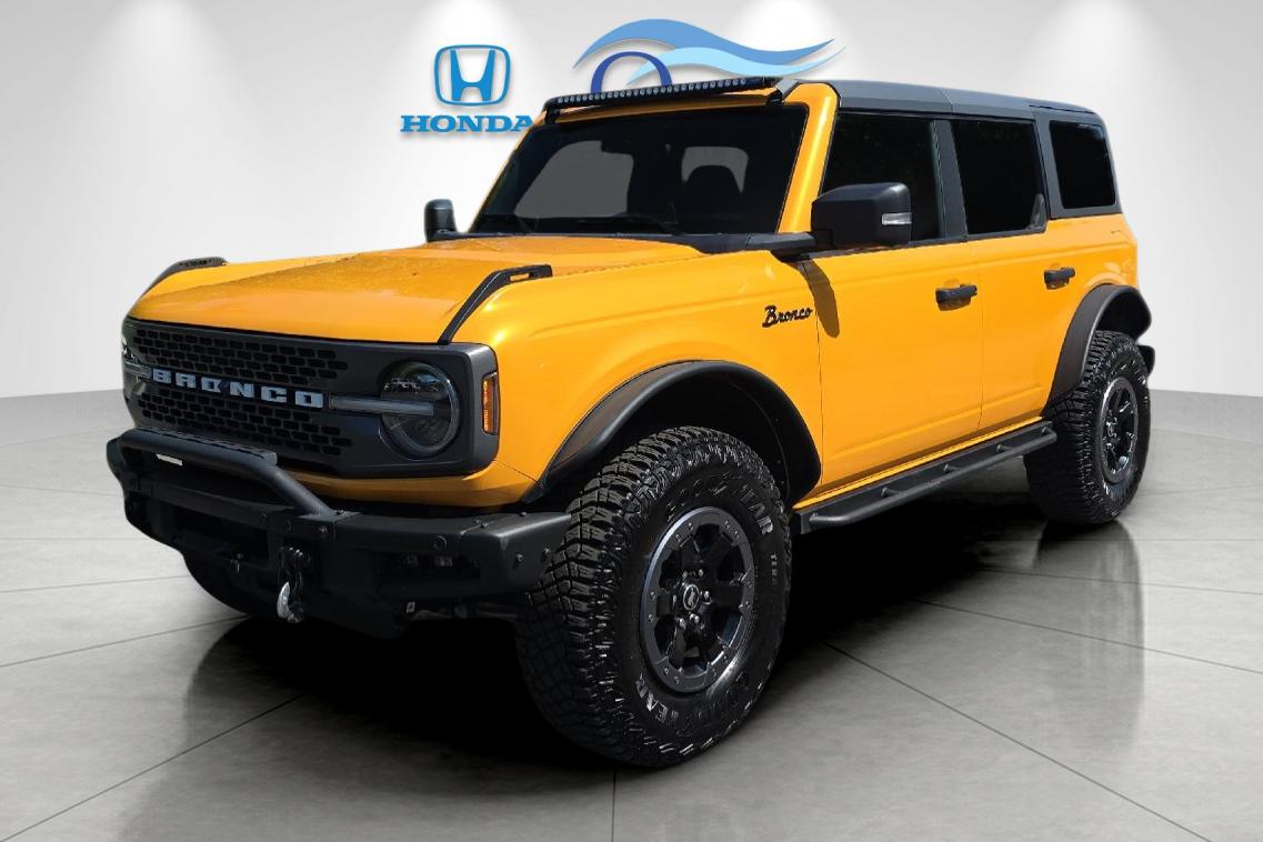 Used 2021 Cyber Orange Metallic Tricoat Ford Badlands image 7
