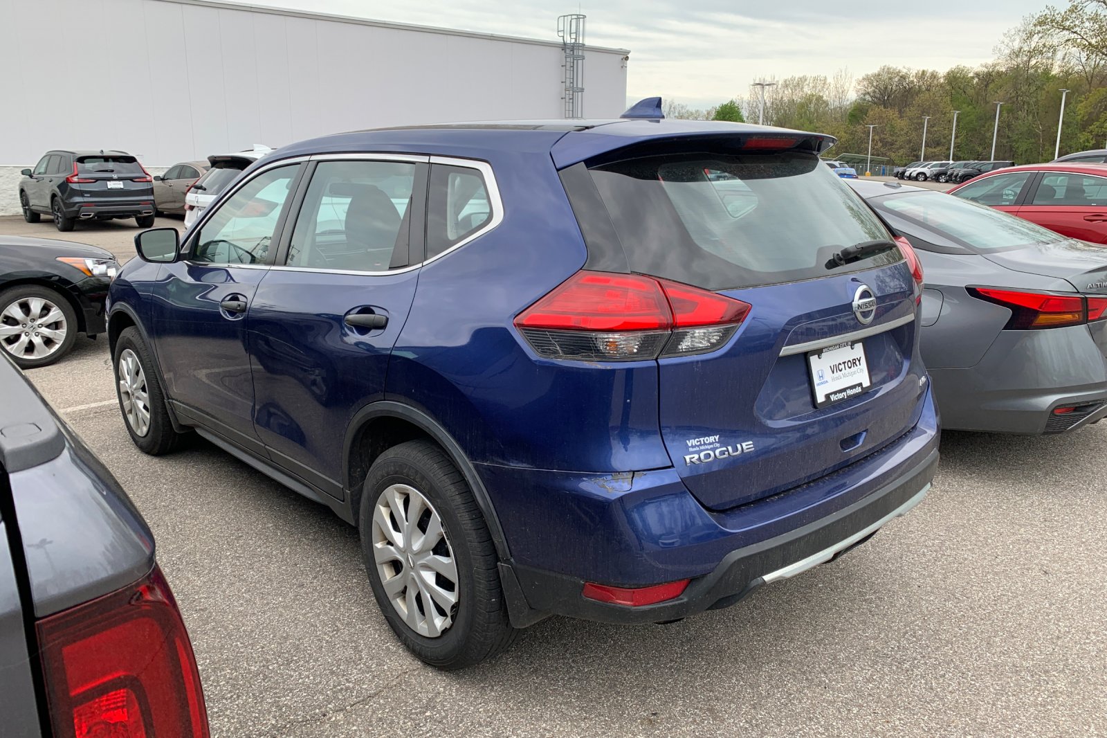 Used 2017 Nissan Rogue S with VIN JN8AT2MV4HW025879 for sale in Michigan City, IN