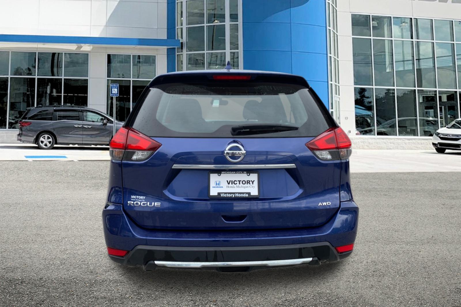 Used 2017 Caspian Blue Nissan S image 4