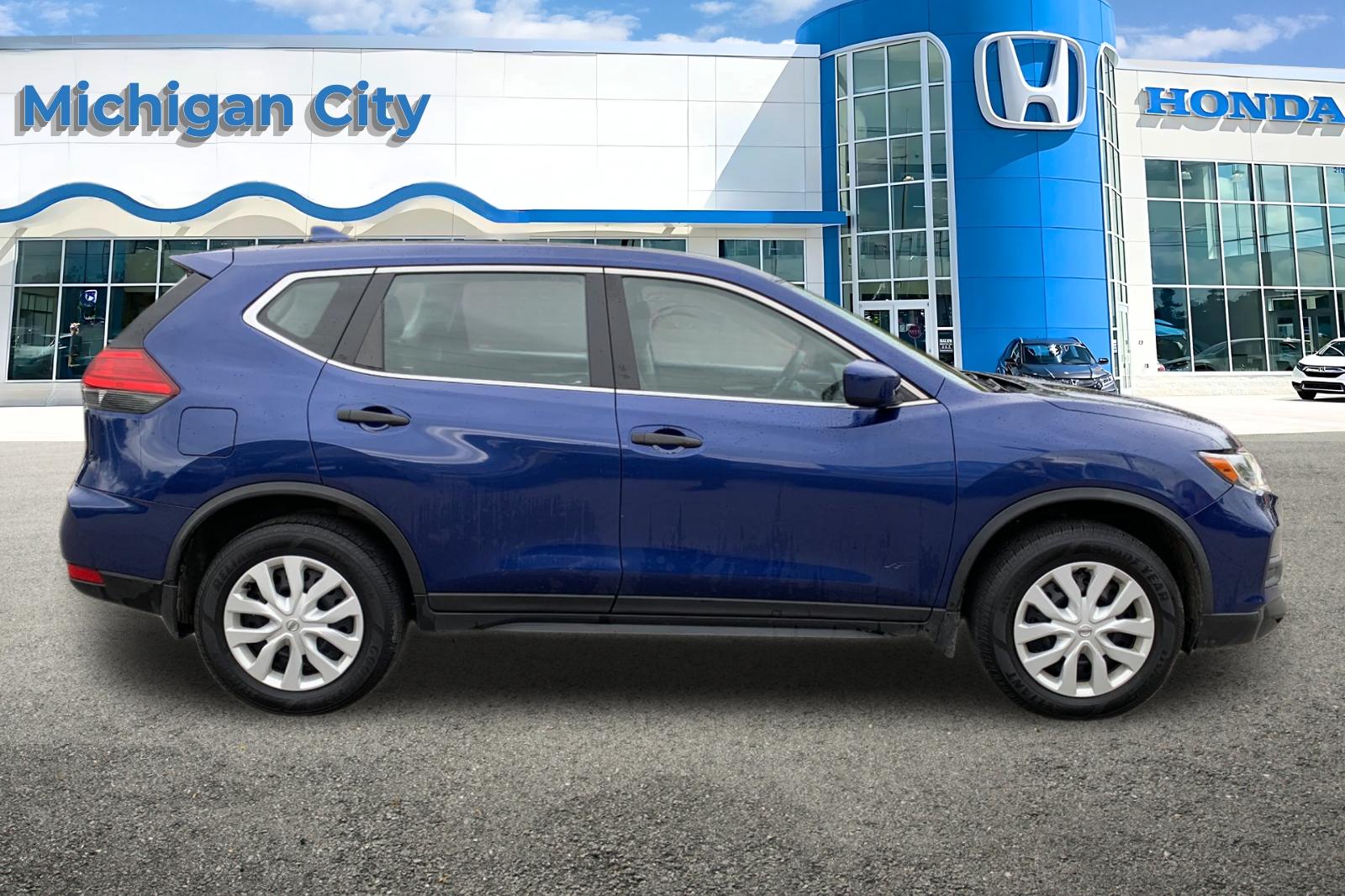 Used 2017 Caspian Blue Nissan S image 6
