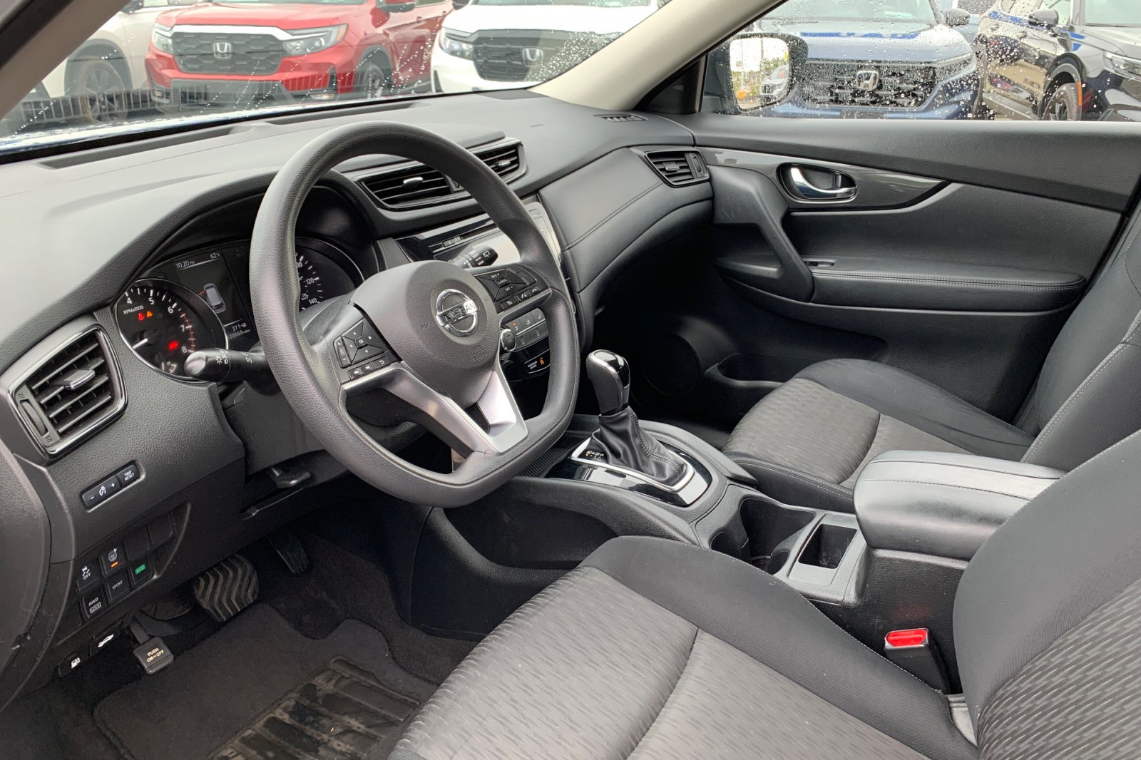 Used 2017 Caspian Blue Nissan S image 11