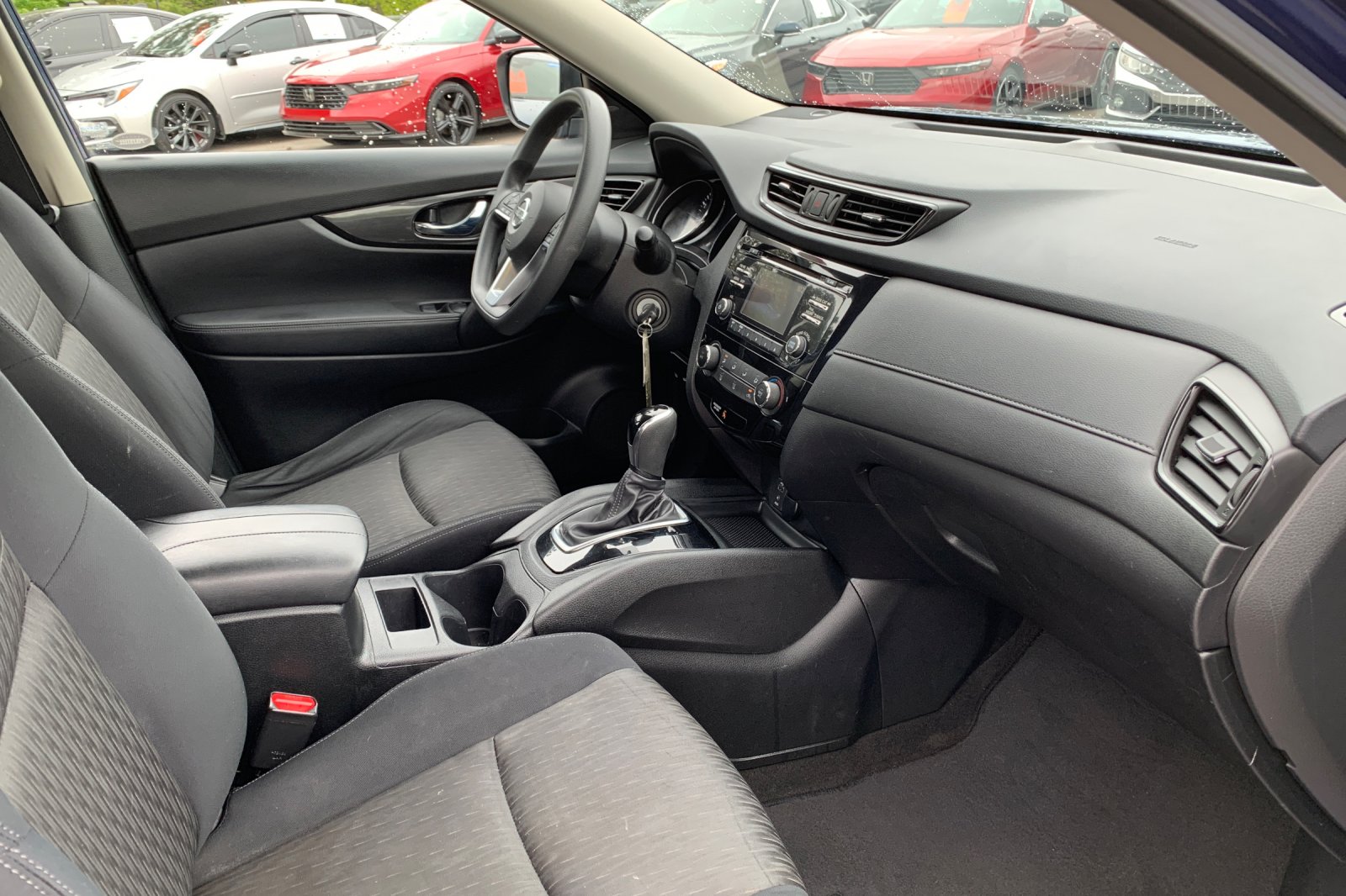 Used 2017 Caspian Blue Nissan S image 19