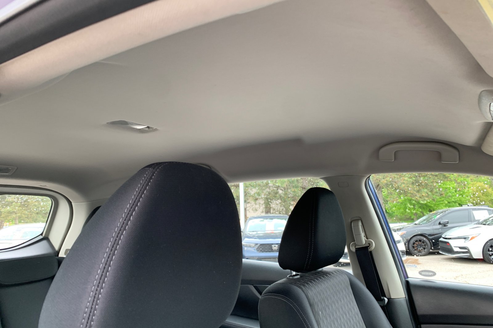 Used 2017 Caspian Blue Nissan S image 20