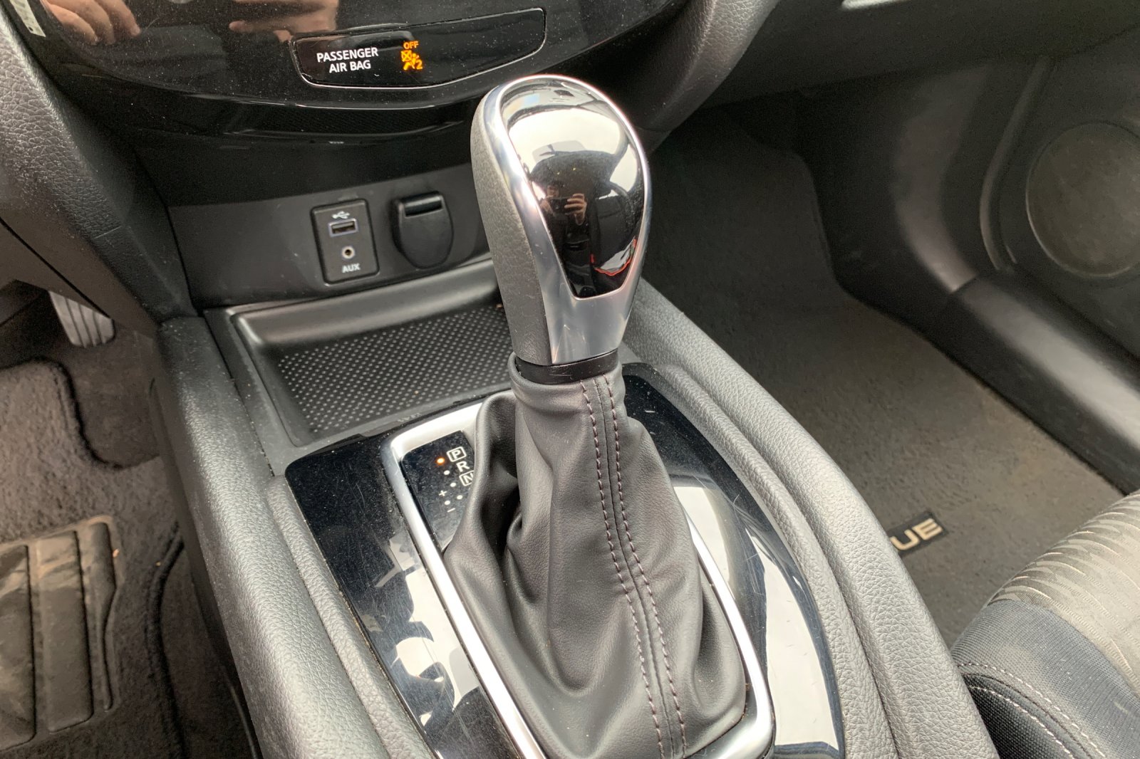 Used 2017 Caspian Blue Nissan S image 25