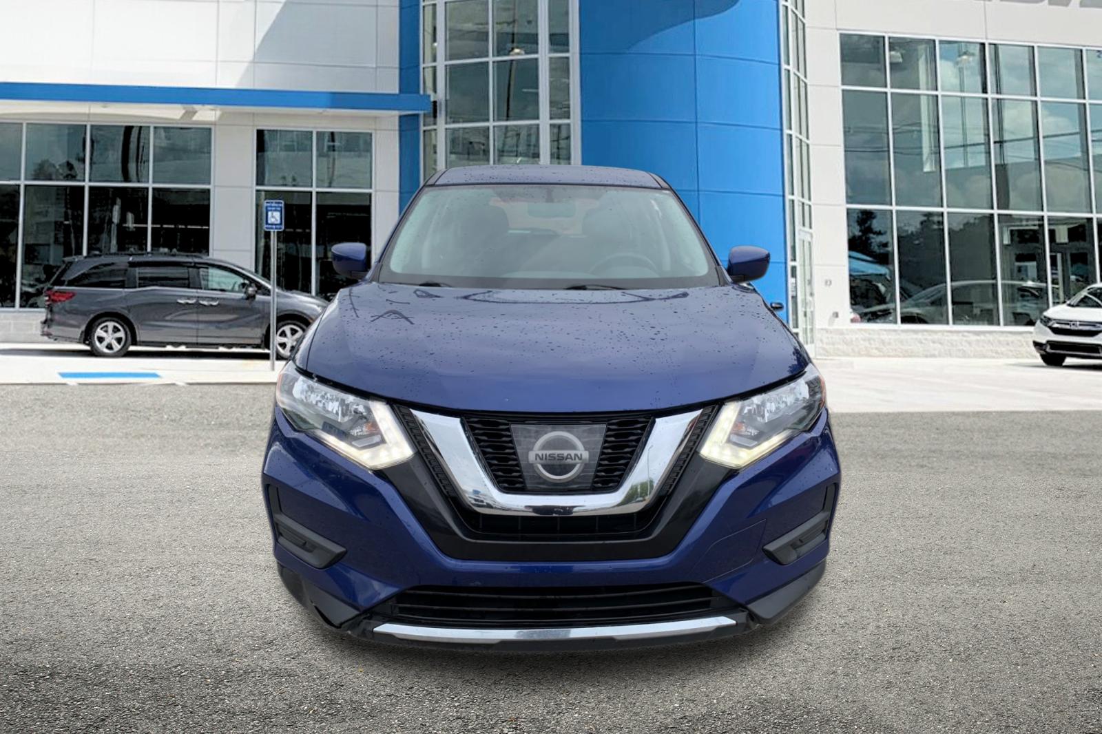 Used 2017 Caspian Blue Nissan S image 8